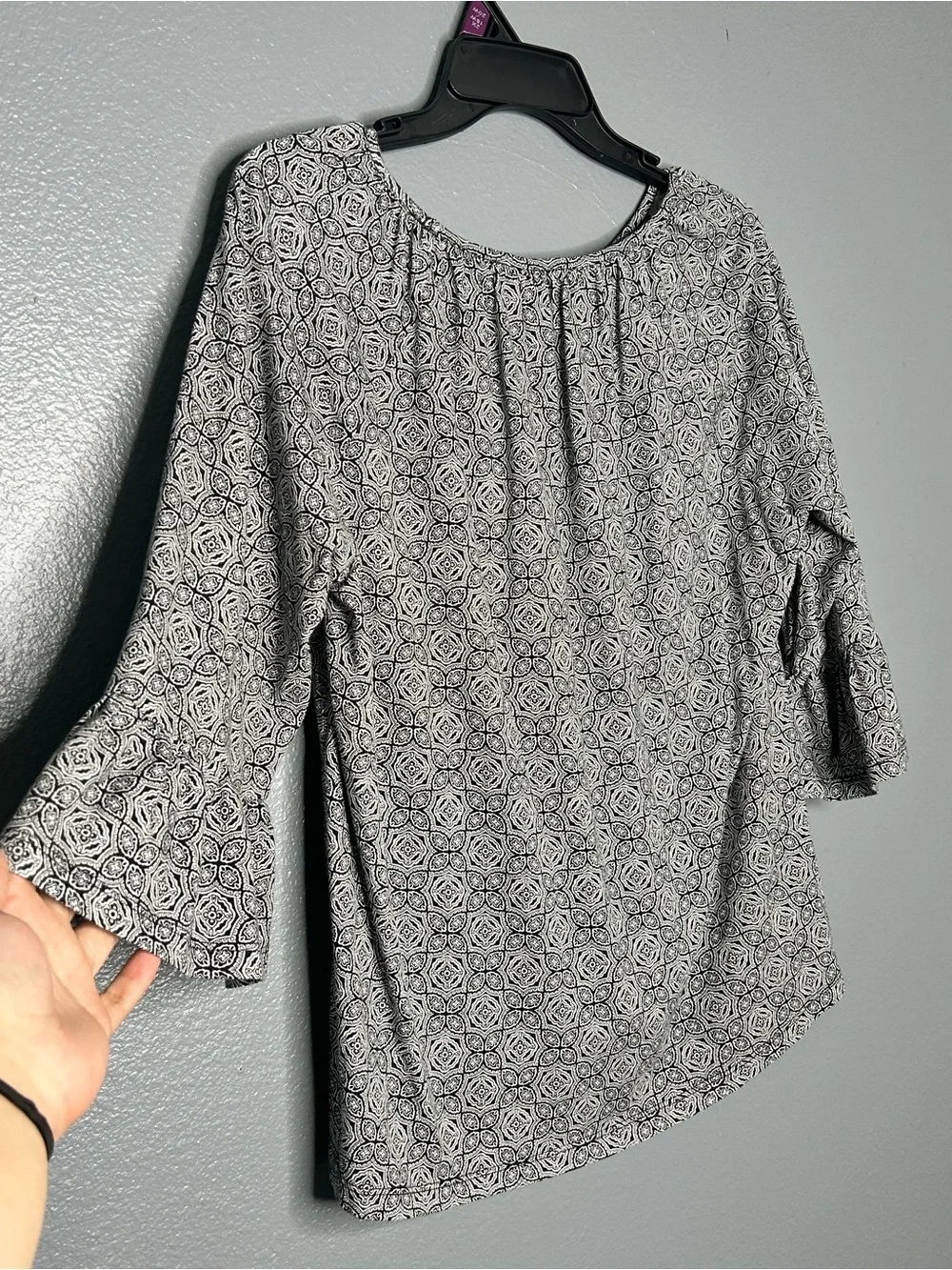 Michael Kors Cotton Modal Black & White Geometric Bell-Sleeve Blouse size Large